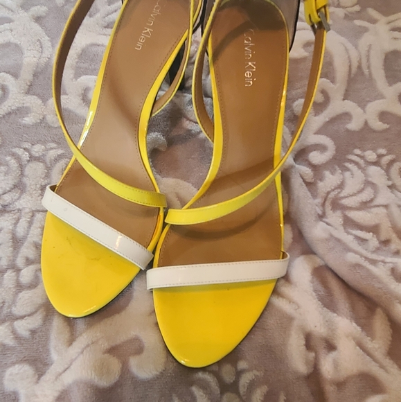 Calvin Klein Yellow Taxi Shoes - Picture 4 of 8